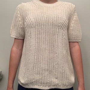 short sleeved cream/beige sweater - comfortable / true to size